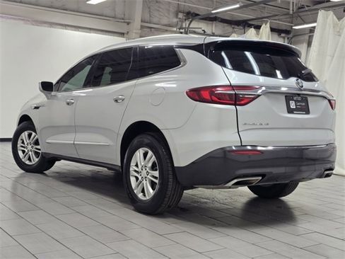Used 2020 Buick Enclave Essence image 12