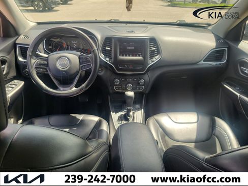 Used 2019 Jeep Cherokee Latitude Plus FWD image 16