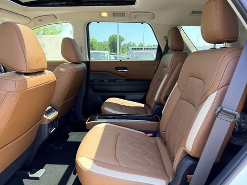 New 2026 Nissan Pathfinder Platinum AWD/4WD image 13