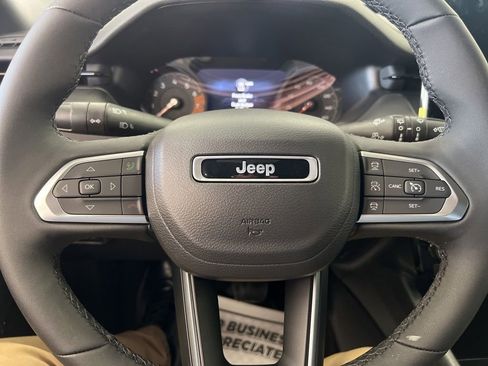 New 2026 Jeep Compass Limited image 9