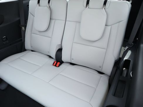 New 2026 Ford Explorer Platinum w/ LUX Leather Package AWD/4WD image 15