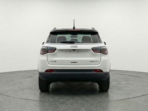 Used 2025 Jeep Compass Limited image 7