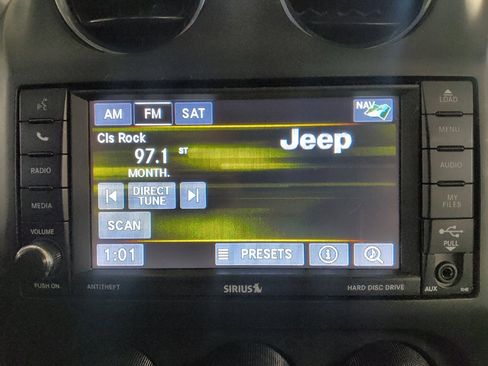 Used 2017 Jeep Compass High Altitude AWD/4WD image 25