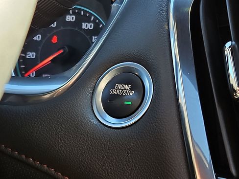 Certified 2023 Chevrolet Traverse RS image 24