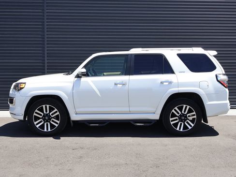 Used 2018 Toyota 4Runner Limited AWD/4WD image 8