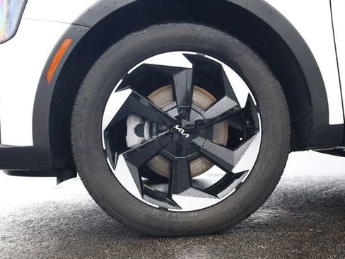 Used 2025 Kia Sorento EX w/ EX Panoramic Sunroof Package image 8