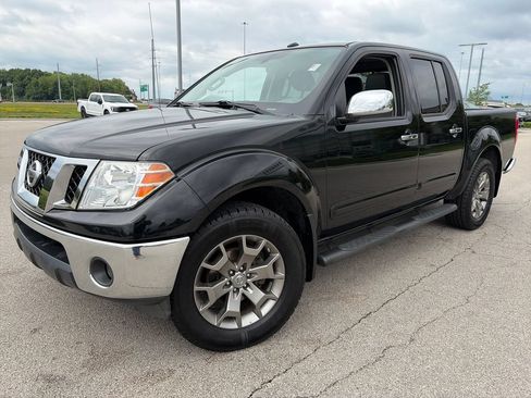 Used 2016 Nissan Frontier SL w/ Moonroof Package AWD/4WD image 3