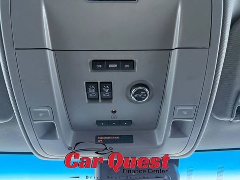 Used 2016 GMC Yukon XL SLT w/ Open Road Package AWD/4WD image 35