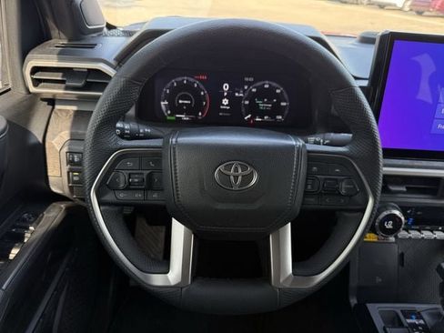 Used 2025 Toyota Tacoma Limited AWD/4WD image 9