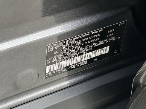 Certified 2021 Toyota RAV4 XLE Premium AWD/4WD image 31