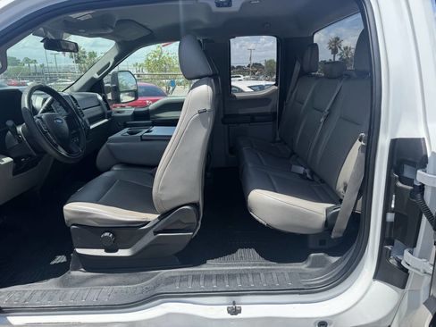 Used 2017 Ford F250 XL w/ Power Equipment Group AWD/4WD image 14