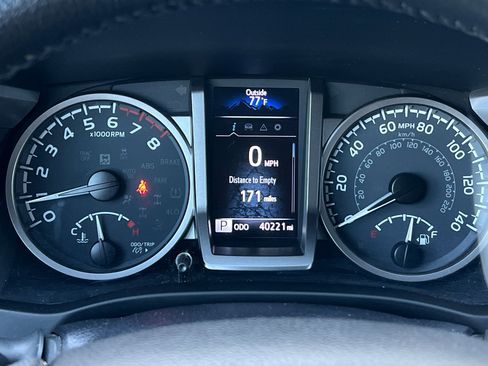 Certified 2023 Toyota Tacoma SR5 AWD/4WD image 23