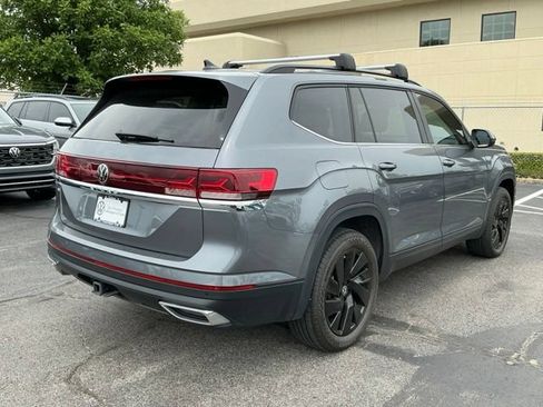 Certified 2024 Volkswagen Atlas SE w/ Black Wheel Package FWD image 3