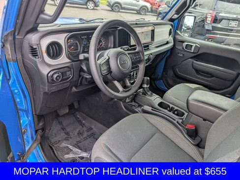 Used 2025 Jeep Wrangler Sport AWD/4WD image 10