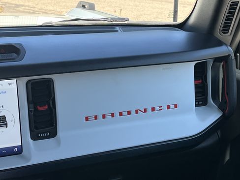 Used 2024 Ford Bronco Heritage Edition AWD/4WD image 21