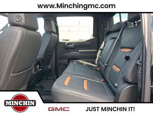 Used 2023 GMC Sierra 1500 AT4 w/ AT4 Premium Package AWD/4WD image 10