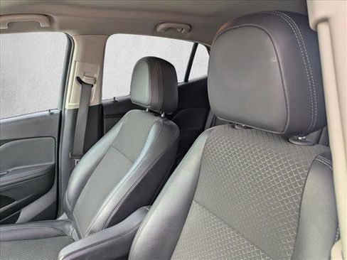 Used 2021 Buick Encore Preferred image 10