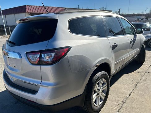 Used 2013 Chevrolet Traverse LT image 3