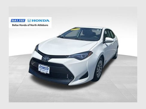 Used 2017 Toyota Corolla LE FWD image 1