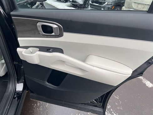 Certified 2025 Kia Sorento X-Line EX image 17