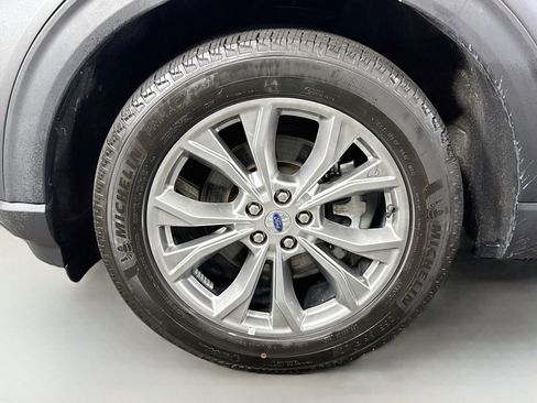 Used 2023 Ford Explorer Limited AWD/4WD image 38