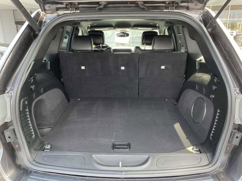 Used 2019 Jeep Grand Cherokee Laredo w/ Security & Convenience Group image 5