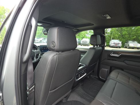 Used 2025 Chevrolet Silverado 1500 High Country AWD/4WD image 29