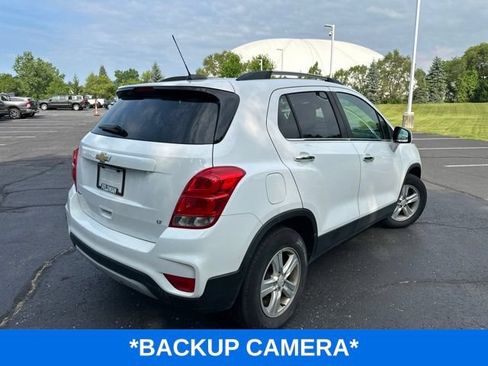 Used 2020 Chevrolet Trax LT w/ LT Convenience Package FWD image 4