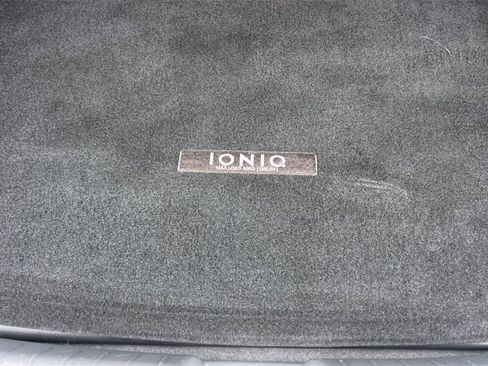 Used 2021 Hyundai Ioniq SEL image 17