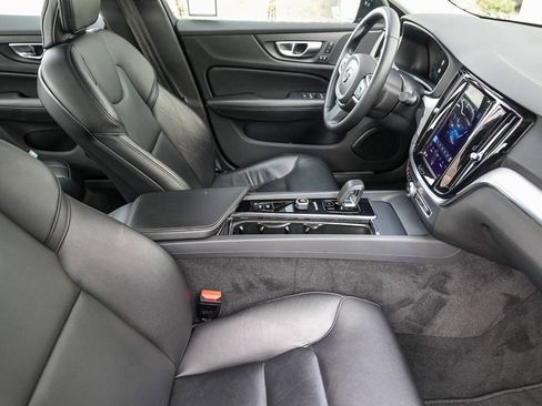 Used 2024 Volvo S60 B5 Core image 15