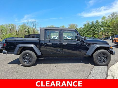 Used 2022 Jeep Gladiator Sport AWD/4WD image 7