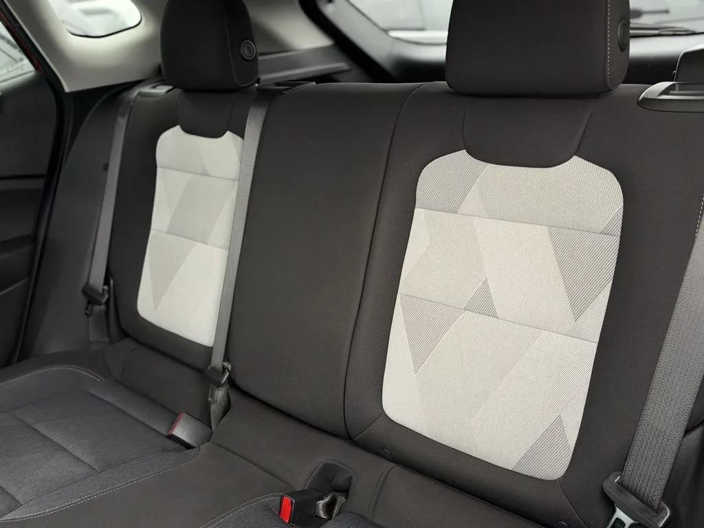 Used 2024 Chevrolet Trax LS w/ LS Convenience Package FWD image 19