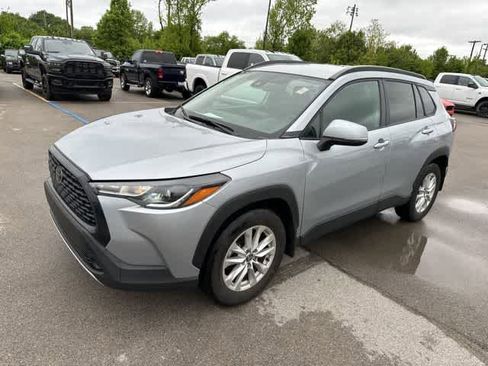Used 2022 Toyota Corolla Cross LE AWD/4WD image 2