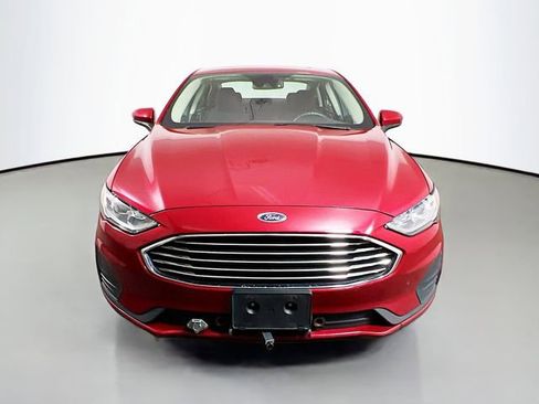 Used 2020 Ford Fusion SE image 2