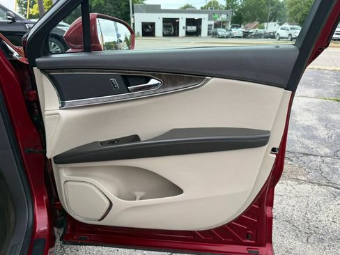 Used 2016 Lincoln MKX Reserve w/ Technology Package AWD/4WD image 22