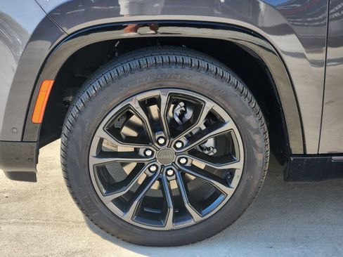 New 2026 Jeep Grand Wagoneer Summit w/ Rear Seat Video Group I AWD/4WD image 11