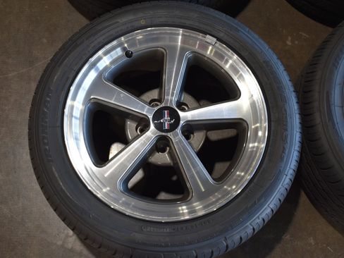 Used 2004 Ford Mustang Mach 1 RWD image 52