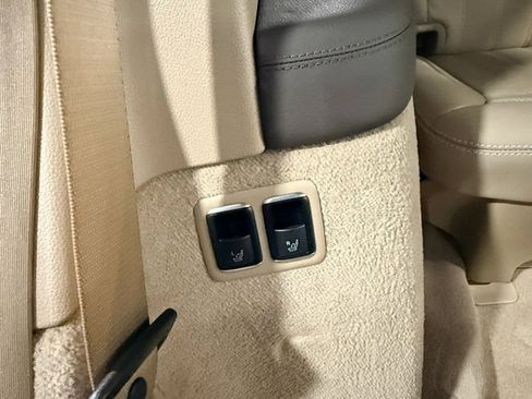 Used 2014 Mercedes-Benz GL 450 4MATIC image 32