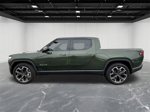Used 2025 Rivian R1T Adventure image 2