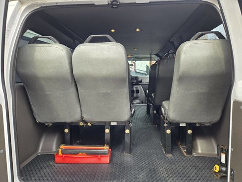 Used 2013 Ford E-250 and Econoline 250 w/ PWR Group RWD image 9