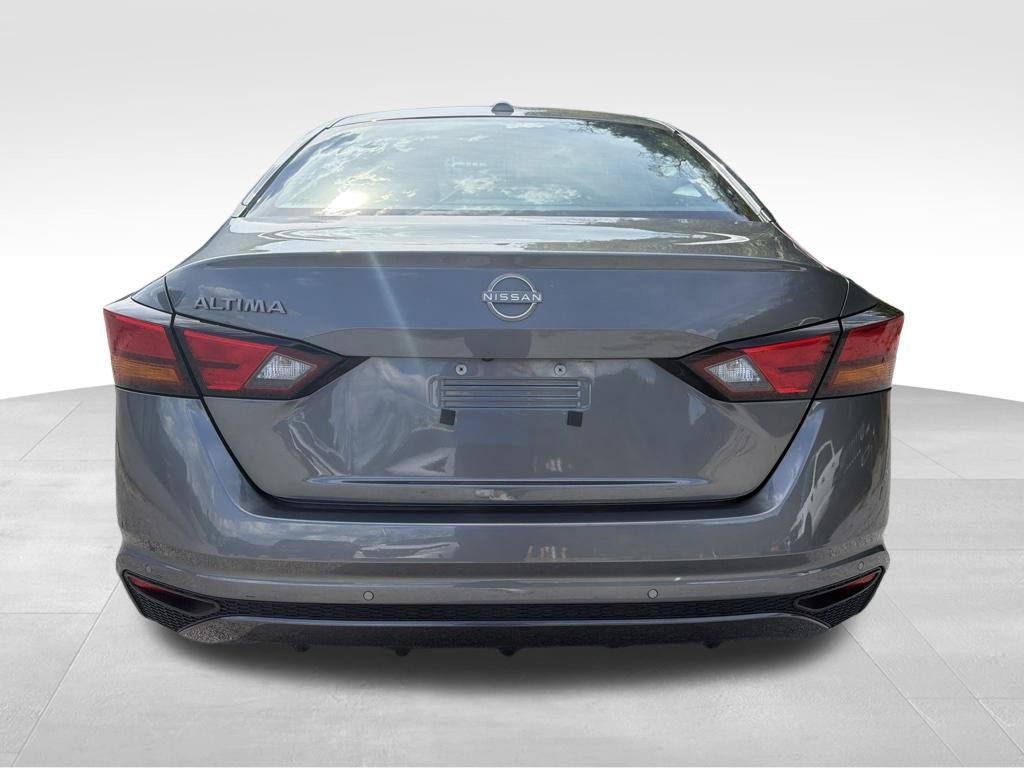 Used 2025 Nissan Altima 2.5 SV FWD image 44