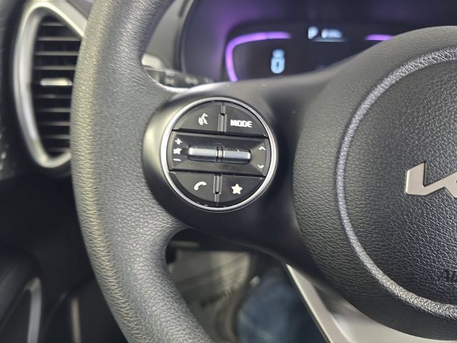 Used 2025 Kia Soul LX FWD image 19