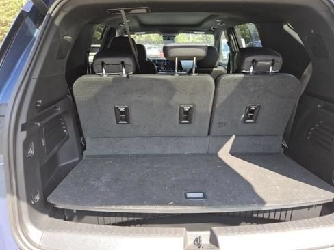 Used 2025 Chevrolet Traverse High Country AWD/4WD image 6