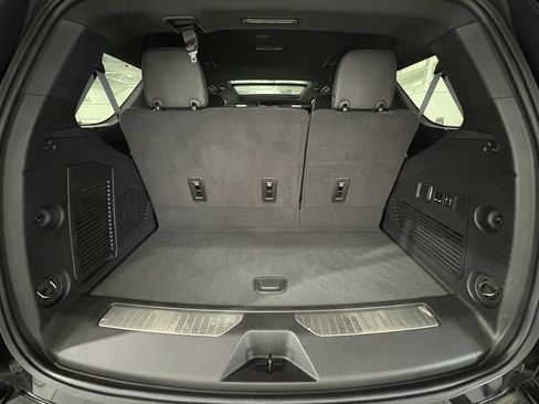 Used 2024 GMC Yukon Denali w/ Advanced Technology Package AWD/4WD image 54