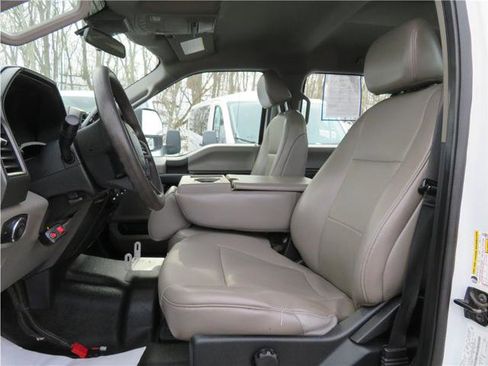 Used 2020 Ford F250 XL w/ Power Equipment Group image 4