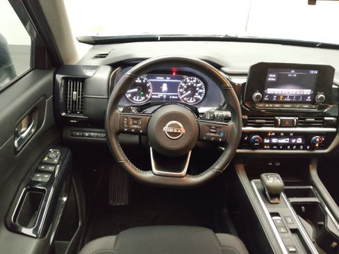Used 2022 Nissan Pathfinder SV FWD image 22