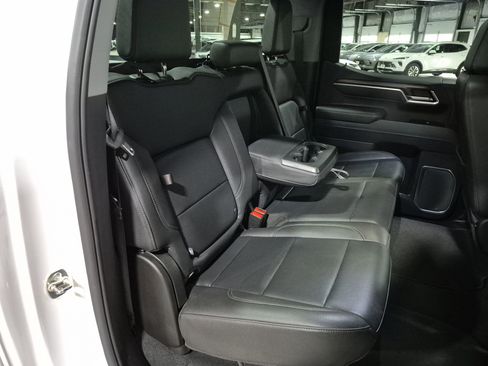 Certified 2025 GMC Sierra 1500 SLT image 26