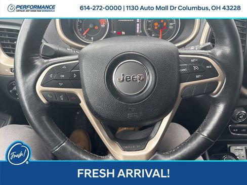 Used 2016 Jeep Cherokee Latitude w/ Comfort/Convenience Group image 19