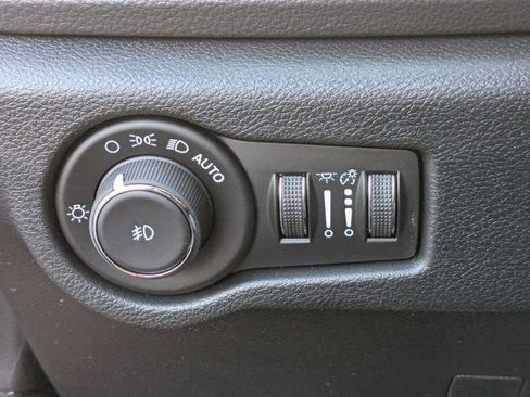 New 2026 Chrysler Pacifica Select FWD image 14