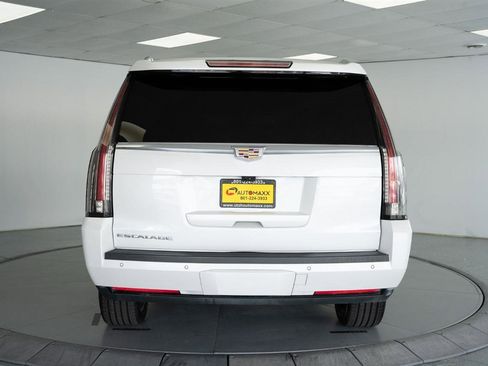 Used 2020 Cadillac Escalade ESV Premium Luxury image 7